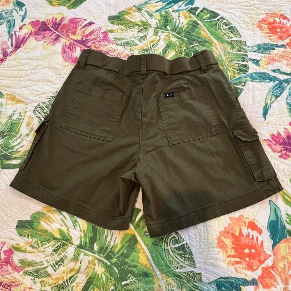 Women's Lee® Ultra Lux FLEX TO GO Cargo Shorts Olive Night  Sz 12 - Picture 5 of 9